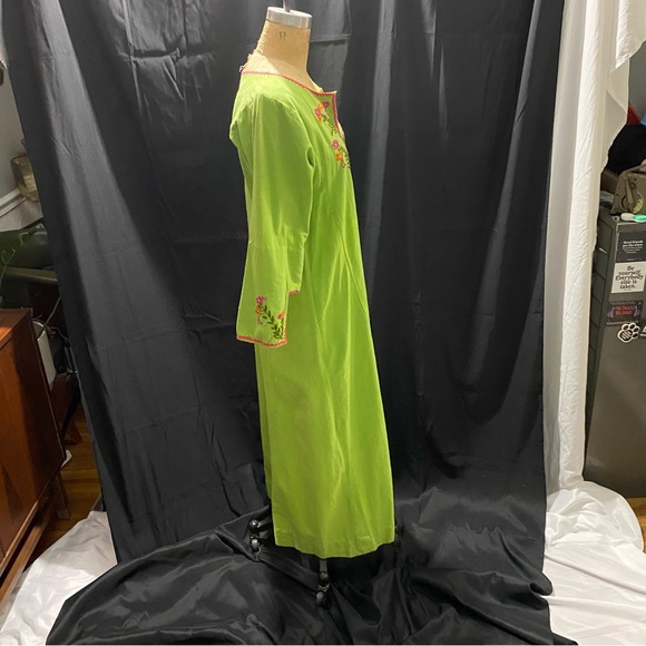 Vintage green Josefa hand embroidered dress made in Mexico - Picture 15 of 15